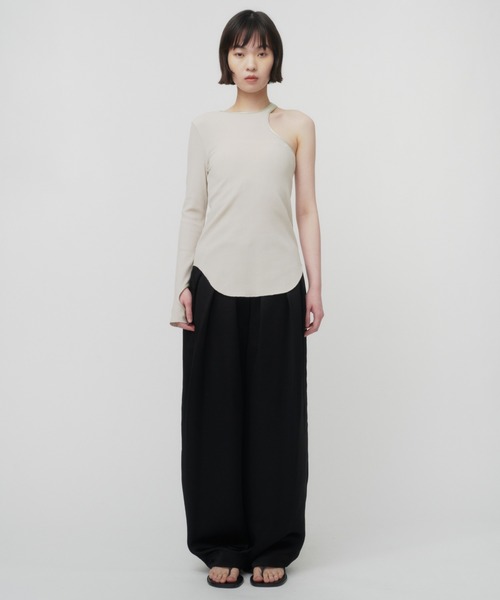 THINGS THAT MATTER（シングス ザット マター）の「ONE SHOULDER TERECO RIB TOPS / ワンショルダーテレコリブトップス（Tシャツ/カットソー・レディース・ブラック/ライトグレー/ベージュ・FREE）」の10枚目の写真