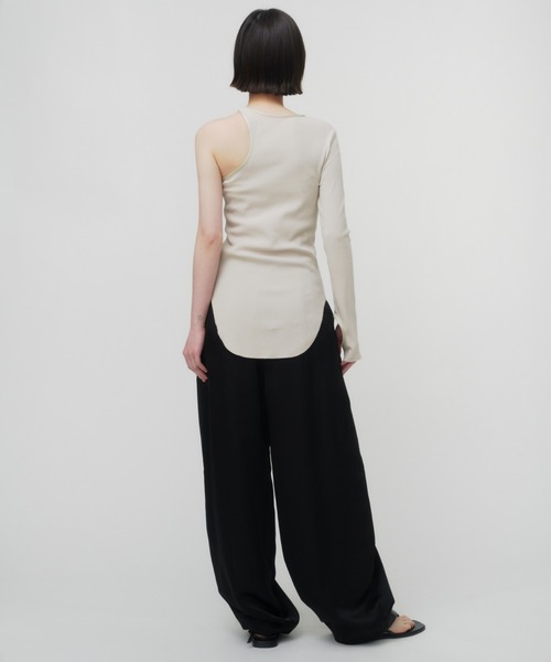 THINGS THAT MATTER（シングス ザット マター）の「ONE SHOULDER TERECO RIB TOPS / ワンショルダーテレコリブトップス（Tシャツ/カットソー・レディース・ブラック/ライトグレー/ベージュ・FREE）」の11枚目の写真