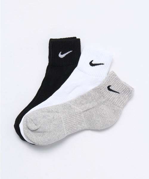 NIKE SPORTSWEAR（ナイキスポーツウェアー）の「ユニセックス 3足1組 ナイキ ソックス NIKE 3P COTTON CUSHION QUARTER SOCKS MOIST MNG SX4703（ソックス/靴下・レディース・ホワイト/マルチ/ブラック・27cm/24cm）」の3枚目の写真