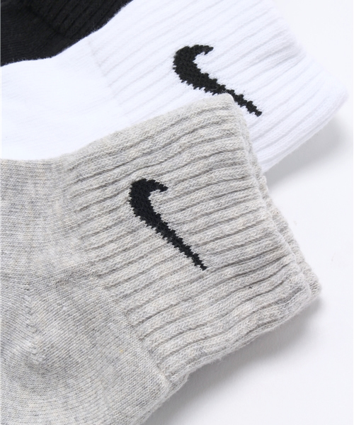 NIKE SPORTSWEAR（ナイキスポーツウェアー）の「ユニセックス 3足1組 ナイキ ソックス NIKE 3P COTTON CUSHION QUARTER SOCKS MOIST MNG SX4703（ソックス/靴下・レディース・ホワイト/マルチ/ブラック・27cm/24cm）」の4枚目の写真