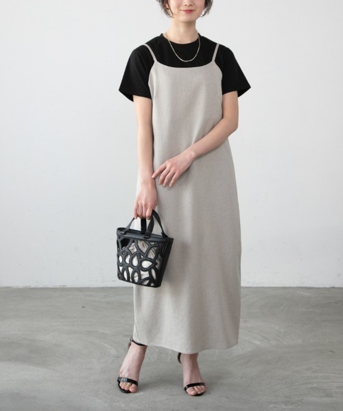 M.deux(エムドゥ)の「《backカーブキャミワンピース》(ワンピース・レディース・チャコールグレー/ベージュ・MEDIUM)」の3枚目の写真