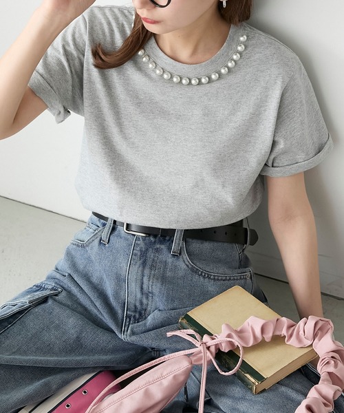 BONLECILL(ボンルシール)の「衿パールTシャツ(Tシャツ/カットソー・レディース・オフホワイト/グレー/ブラック・FREE)」の3枚目の写真