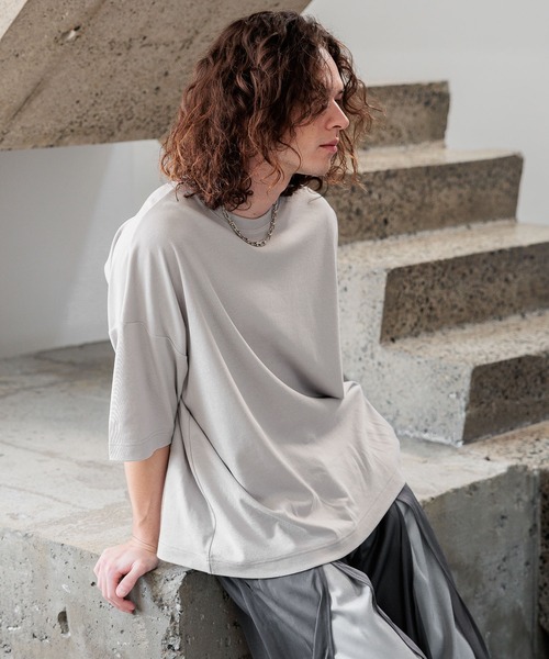 HARE(ハレ)の「【汗シミ軽減】シルキースムースBIGカットソー(HARE)(Tシャツ/カットソー・メンズ・パープル/グレー/ブラック/ホワイト・SMALL/MEDIUM)」の5枚目の写真