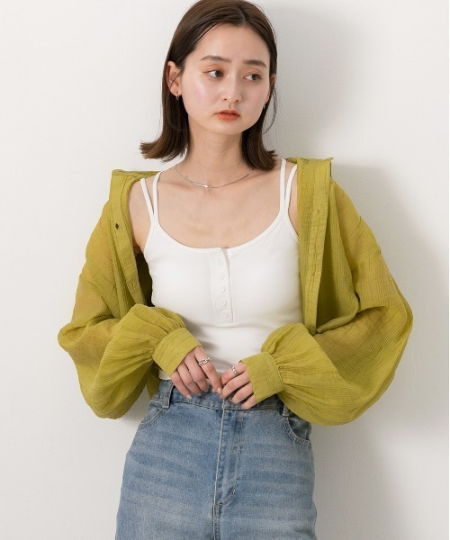 ad thie(アドティエ)の「ヘンリーネック ダブルストラップキャミソール(キャミソール・レディース・オフホワイト/ブラック/チャコール/ベージュ・FREE)」の6枚目の写真