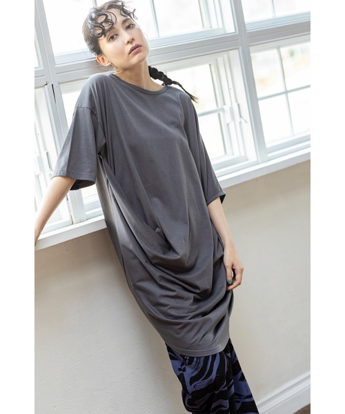 OSMOSIS（オズモーシス）の「ドレープロングプルオーバー（Tシャツ/カットソー・レディース・ブラック/グレー系その他/ホワイト・ONE SIZE）」の9枚目の写真
