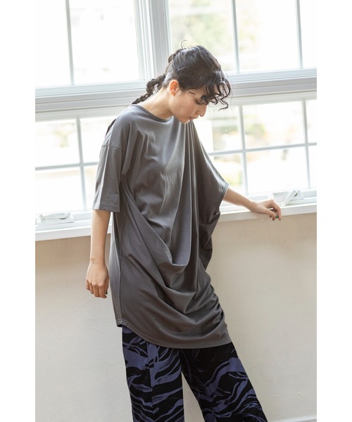 OSMOSIS（オズモーシス）の「ドレープロングプルオーバー（Tシャツ/カットソー・レディース・ブラック/グレー系その他/ホワイト・ONE SIZE）」の8枚目の写真