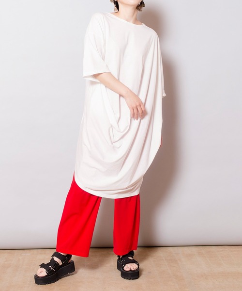OSMOSIS（オズモーシス）の「ドレープロングプルオーバー（Tシャツ/カットソー・レディース・ブラック/グレー系その他/ホワイト・ONE SIZE）」の21枚目の写真