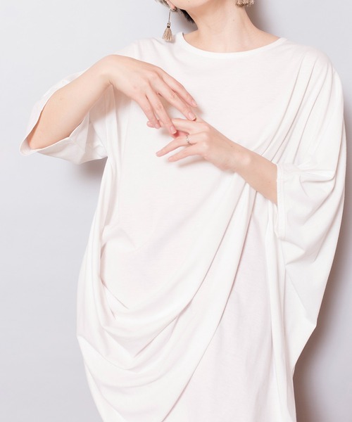 OSMOSIS（オズモーシス）の「ドレープロングプルオーバー（Tシャツ/カットソー・レディース・ブラック/グレー系その他/ホワイト・ONE SIZE）」の19枚目の写真