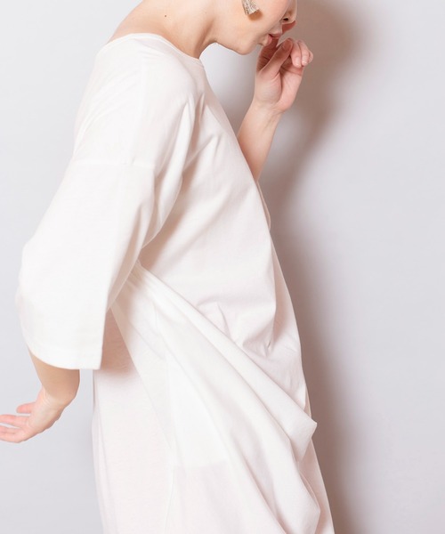 OSMOSIS（オズモーシス）の「ドレープロングプルオーバー（Tシャツ/カットソー・レディース・ブラック/グレー系その他/ホワイト・ONE SIZE）」の17枚目の写真