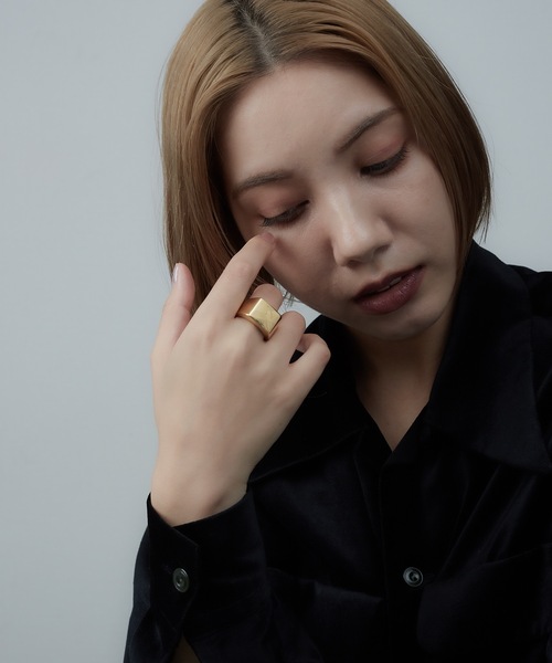 AKEL(アケル)の「【AKEL】アケル/ スクエアーリング / 金属アレルギー対応(サージカルステンレス)(リング・メンズ・シルバー/ブラック/ゴールド/シルバー系その他・#18/#16/#20)」の6枚目の写真
