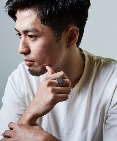 AKEL(アケル)の「【AKEL】アケル/ スクエアーリング / 金属アレルギー対応(サージカルステンレス)(リング・メンズ・シルバー/ブラック/ゴールド/シルバー系その他・#18/#16/#20)」の15枚目の写真