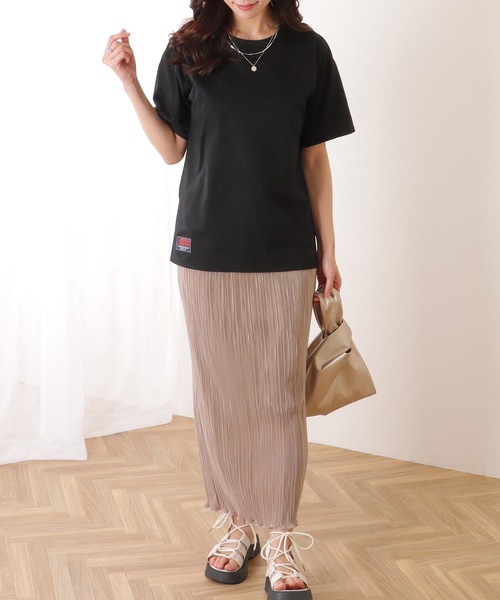 Lace Ladies(レースレディース)の「ソリッドカラー 凹凸 ロゴ 半袖 プルオーバー(Tシャツ/カットソー・レディース・グレー/ブラック/ホワイト/レッド・M/XL)」の7枚目の写真