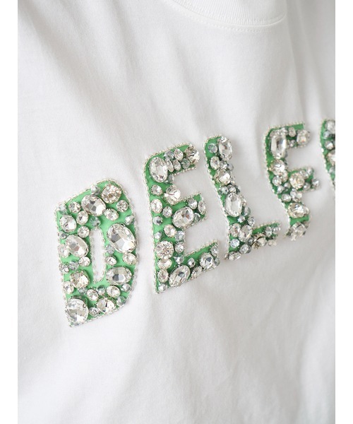 新品タグ付き♡SNIDEL♡今季♡クロップドデザインシャツ SNIDEL（スナイデル）の「ロゴクロップドロンT（Tシャツ