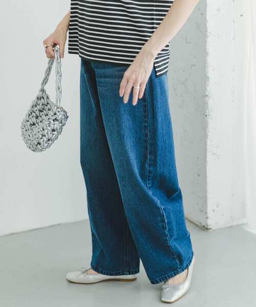 ITEMS URBANRESEARCH（アイテムズ アーバンリサーチ）の「コクーンシルエットデニム（デニムパンツ・レディース・ライトブルー/インディゴブルー・SMALL/MEDIUM）」の3枚目の写真