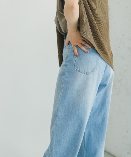 ITEMS URBANRESEARCH（アイテムズ アーバンリサーチ）の「コクーンシルエットデニム（デニムパンツ・レディース・ライトブルー/インディゴブルー・SMALL/MEDIUM）」の10枚目の写真