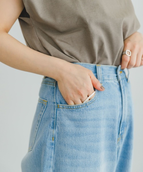 ITEMS URBANRESEARCH（アイテムズ アーバンリサーチ）の「コクーンシルエットデニム（デニムパンツ・レディース・ライトブルー/インディゴブルー・SMALL/MEDIUM）」の19枚目の写真