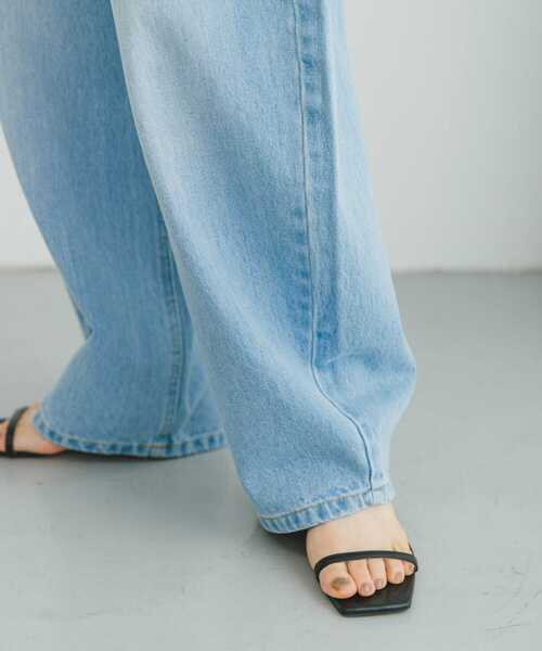 ITEMS URBANRESEARCH（アイテムズ アーバンリサーチ）の「コクーンシルエットデニム（デニムパンツ・レディース・ライトブルー/インディゴブルー・SMALL/MEDIUM）」の20枚目の写真