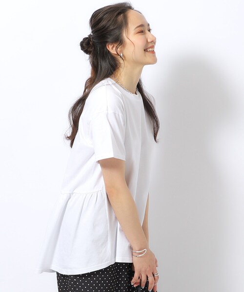 DRESKIP(ドレスキップ)の「◆【体型カバー/UV】アウトで決まる ペプラムTシャツ(Tシャツ/カットソー・レディース・カーキ/ブラック/ホワイト系5/ブルー/オフホワイト・03/02/04)」の2枚目の写真