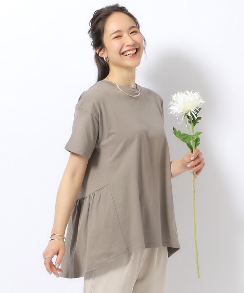 DRESKIP(ドレスキップ)の「◆【体型カバー/UV】アウトで決まる ペプラムTシャツ(Tシャツ/カットソー・レディース・カーキ/ブラック/ホワイト系5/ブルー/オフホワイト・03/02/04)」の5枚目の写真