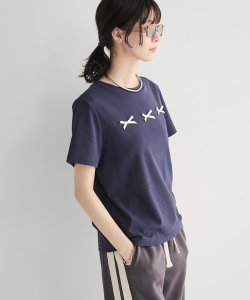 MERLOT(メルロー)の「コットン混クロップドリボンT(Tシャツ/カットソー・レディース・ライトグレー/ネイビー・FREE)」の1枚目の写真
