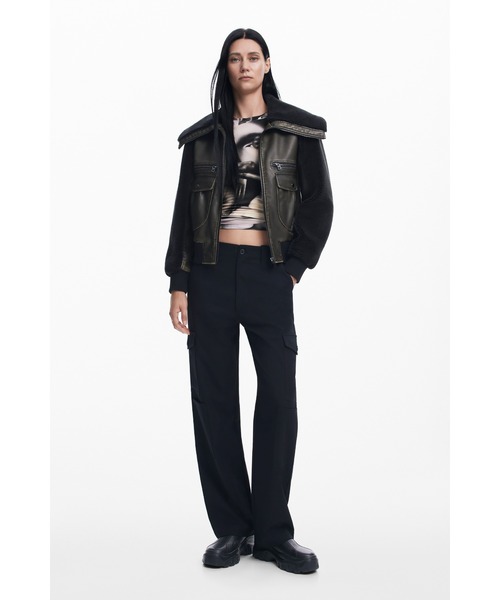 Desigual(デシグアル)の「ファー襟フェイクレザーボンバージャケット(ライダースジャケット・レディース・ブラック・S/M/L/XL/XS)」の3枚目の写真