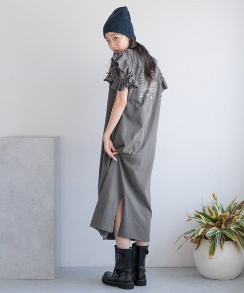 LOWRYS FARM（ローリーズファーム）の「2WAYフリルロゴ