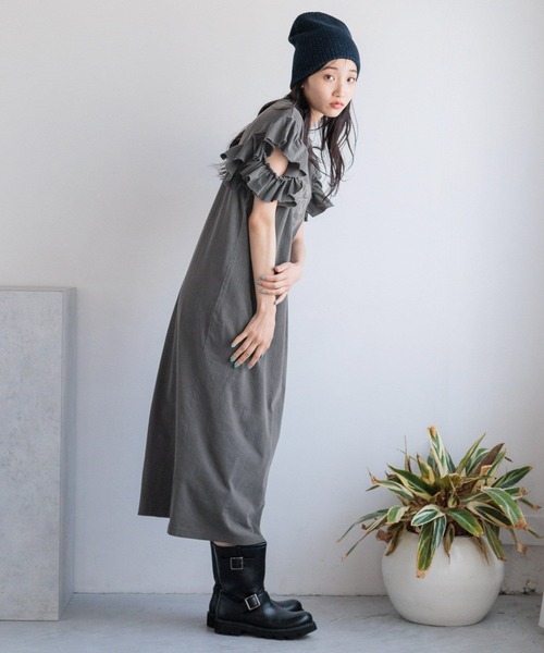 LOWRYS FARM（ローリーズファーム）の「２ＷＡＹフリルロゴＯＰＳＳ 140134（ワンピース・レディース・グレー/チャコールグレー/アイボリー・FREE）」の8枚目の写真