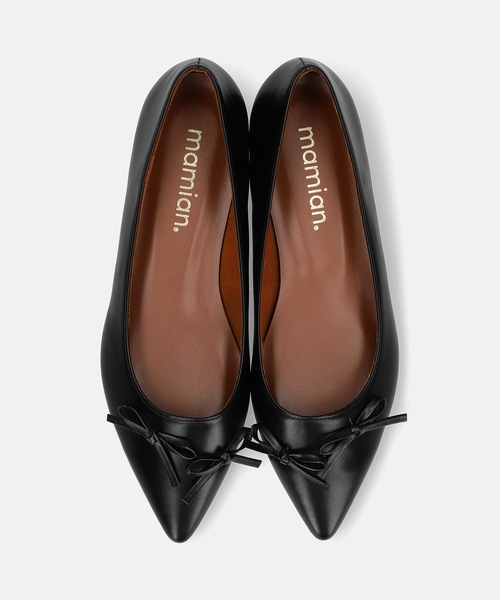 MAMIAN（マミアン）の「ポインテッドトゥ ミニリボン フラットシューズ（パンプス・レディース・シルバー系その他/ブラック/ブラック×レッド・25.0cm/24.0cm/22.5cm/23.0cm/24.5cm/23.5cm）」の5枚目の写真