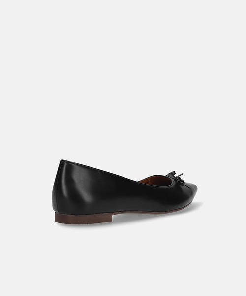 MAMIAN（マミアン）の「ポインテッドトゥ ミニリボン フラットシューズ（パンプス・レディース・シルバー系その他/ブラック/ブラック×レッド・25.0cm/24.0cm/22.5cm/23.0cm/24.5cm/23.5cm）」の7枚目の写真