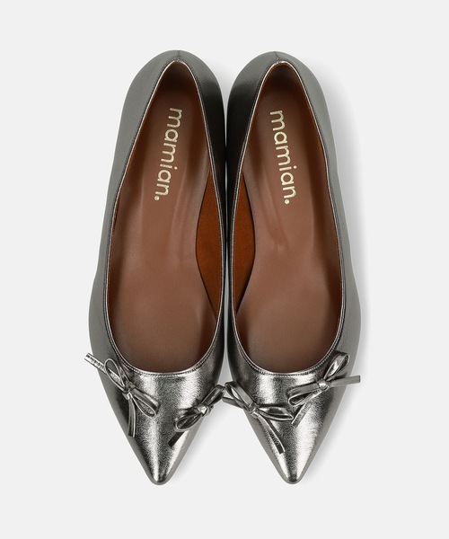 MAMIAN（マミアン）の「ポインテッドトゥ ミニリボン フラットシューズ（パンプス・レディース・シルバー系その他/ブラック/ブラック×レッド・25.0cm/24.0cm/22.5cm/23.0cm/24.5cm/23.5cm）」の16枚目の写真