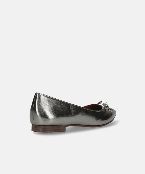 MAMIAN（マミアン）の「ポインテッドトゥ ミニリボン フラットシューズ（パンプス・レディース・シルバー系その他/ブラック/ブラック×レッド・25.0cm/24.0cm/22.5cm/23.0cm/24.5cm/23.5cm）」の18枚目の写真