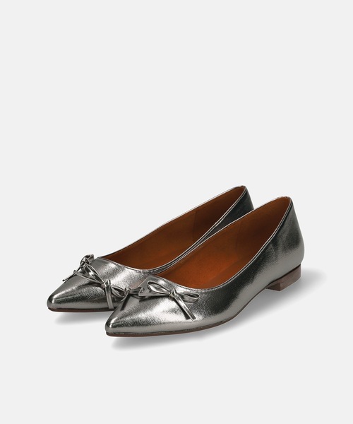 MAMIAN（マミアン）の「ポインテッドトゥ ミニリボン フラットシューズ（パンプス・レディース・シルバー系その他/ブラック/ブラック×レッド・25.0cm/24.0cm/22.5cm/23.0cm/24.5cm/23.5cm）」の20枚目の写真