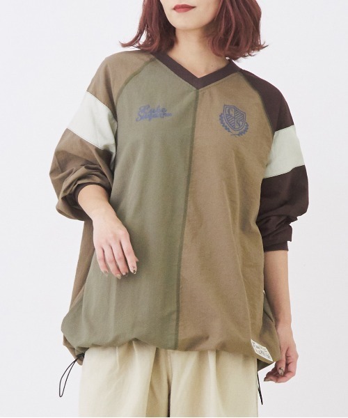 CUBE SUGAR（キューブシュガー）の「ナイロンラグランVネックプルオーバー（シャツ/ブラウス・レディース・ナチュラル/マルチ/カーキ/ブラウン・M）」の4枚目の写真