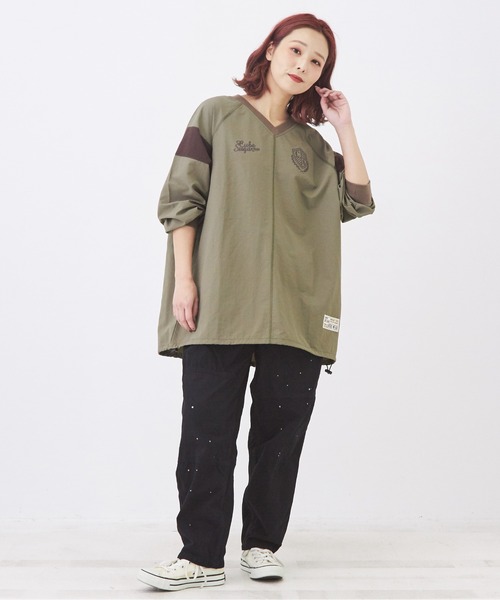 CUBE SUGAR（キューブシュガー）の「ナイロンラグランVネックプルオーバー（シャツ/ブラウス・レディース・ナチュラル/マルチ/カーキ/ブラウン・M）」の11枚目の写真