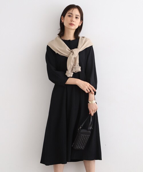 INDIVI(インディヴィ)の「◆【洗える/UVケア/SETUP可能】ナローフレアワンピース(ワンピース・レディース・アイボリー系5/ブラック/ブルー・40/38/36/03/05/15 /13/19)」の1枚目の写真