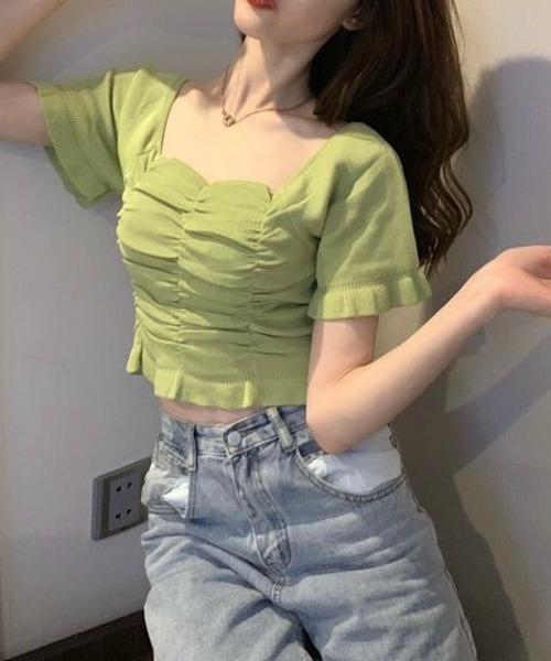 INASTUDIOS（イーナストゥディオス）の「フェミニン スクエアネック クロップドトップス（Tシャツ/カットソー・レディース・ホワイト/ブラック/ピンク/イエロー/グリーン/アイボリー/ワインレッド・FREE）」の21枚目の写真