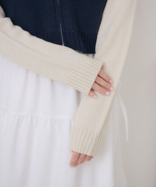 ems excite（エムズエキサイト）の「ラグランロゴNTパーカー（パーカー・レディース・ブルー/ブラウン/オフホワイト・FREE）」の4枚目の写真