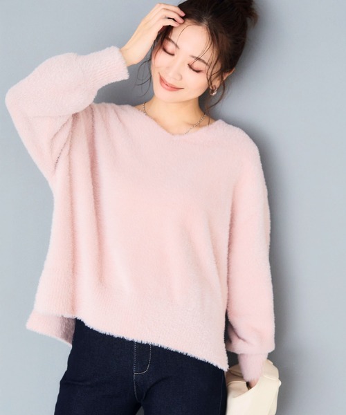 CROSS FUNCTION（クロスファンクション）の「《洗えるニット》マシュマロフェザーVネックニット【CF/クロスファンクション】（ニット/セーター・レディース・ライトグレー/ブルー/アイボリー/カーキ/ライトピンク/ブラック・LL/M/L）」の6枚目の写真