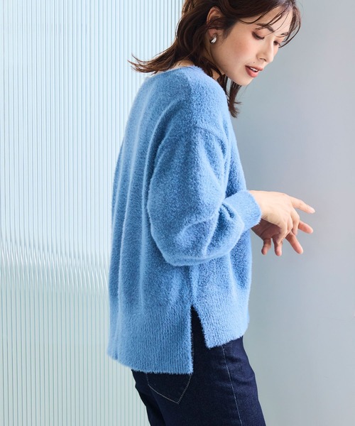 CROSS FUNCTION（クロスファンクション）の「《洗えるニット》マシュマロフェザーVネックニット【CF/クロスファンクション】（ニット/セーター・レディース・ライトグレー/ブルー/アイボリー/カーキ/ライトピンク/ブラック・LL/M/L）」の5枚目の写真