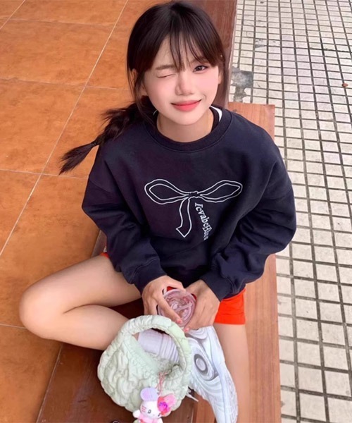 Mayree(メイリー)の「【Mayree】 リボン デザイン トレーナー スウェット(スウェット・レディース・ネイビー・MEDIUM/LARGE/X-LARGE)」の6枚目の写真