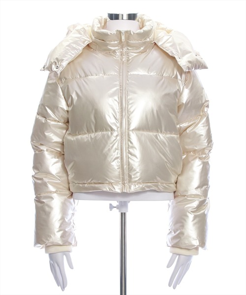 clear（クリア）の「スタンドカラーメタリックショート丈中綿ダウン [スタイルアップ]≪2024AW新作≫（その他アウター・レディース・ブラック/アイボリー・F）」の11枚目の写真