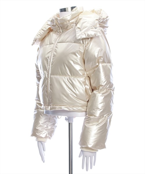 clear（クリア）の「スタンドカラーメタリックショート丈中綿ダウン [スタイルアップ]≪2024AW新作≫（その他アウター・レディース・ブラック/アイボリー・F）」の12枚目の写真