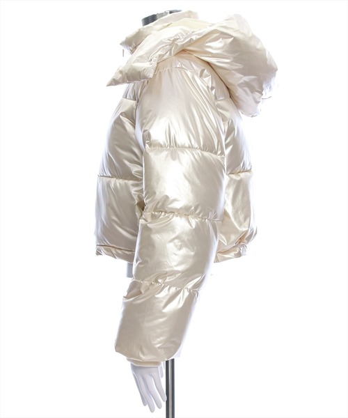 clear（クリア）の「スタンドカラーメタリックショート丈中綿ダウン [スタイルアップ]≪2024AW新作≫（その他アウター・レディース・ブラック/アイボリー・F）」の13枚目の写真