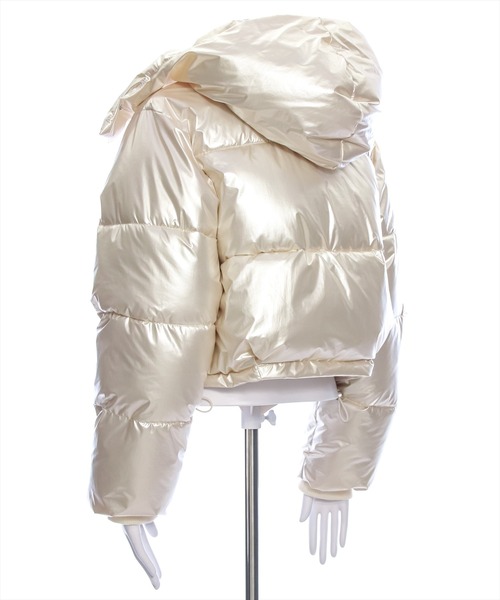 clear（クリア）の「スタンドカラーメタリックショート丈中綿ダウン [スタイルアップ]≪2024AW新作≫（その他アウター・レディース・ブラック/アイボリー・F）」の14枚目の写真