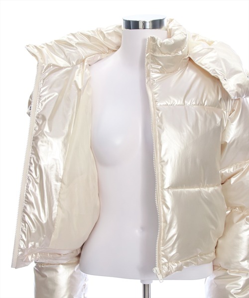 clear（クリア）の「スタンドカラーメタリックショート丈中綿ダウン [スタイルアップ]≪2024AW新作≫（その他アウター・レディース・ブラック/アイボリー・F）」の18枚目の写真