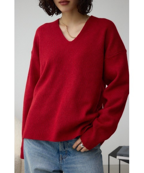 AZUL by moussy(アズールバイマウジー)の「Vネックリラックスリブニット(Tシャツ/カットソー・レディース・ブラック/ライトベージュ/レッド/グレー・FREE)」の4枚目の写真