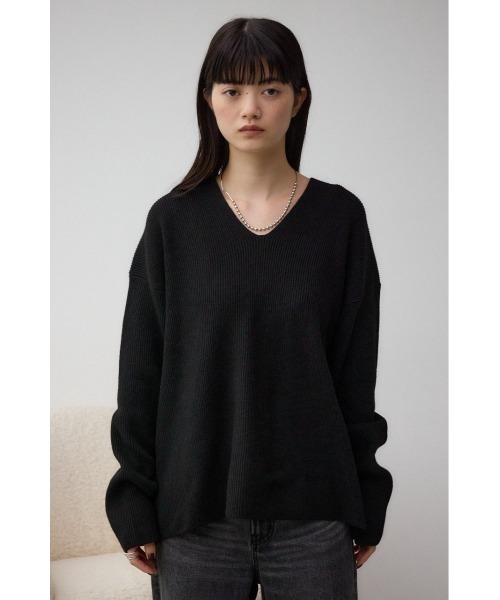 AZUL by moussy(アズールバイマウジー)の「Vネックリラックスリブニット(Tシャツ/カットソー・レディース・ブラック/ライトベージュ/レッド/グレー・FREE)」の8枚目の写真