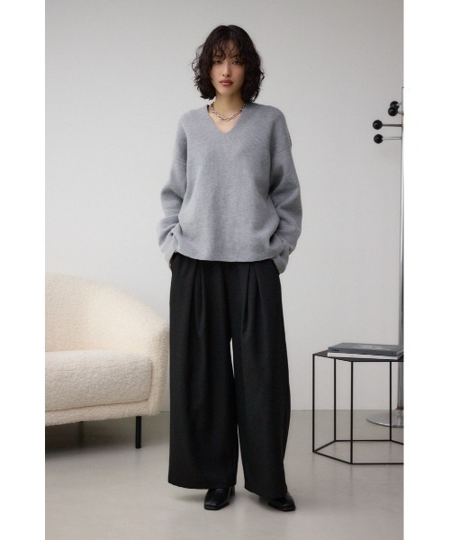 AZUL by moussy(アズールバイマウジー)の「Vネックリラックスリブニット(Tシャツ/カットソー・レディース・ブラック/ライトベージュ/レッド/グレー・FREE)」の18枚目の写真