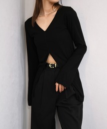 フロントスリットトップス／front slit top 長袖 クルーネック ミドル丈 センタースリット シンプル きれいめ モード カジュアル 白 ホワイト 黒 ブラック