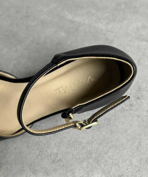 Thevon（ゼボン）の「ポインテッドVカットパンプス（パンプス・レディース・シルバー/ブラック・M/L）」の8枚目の写真